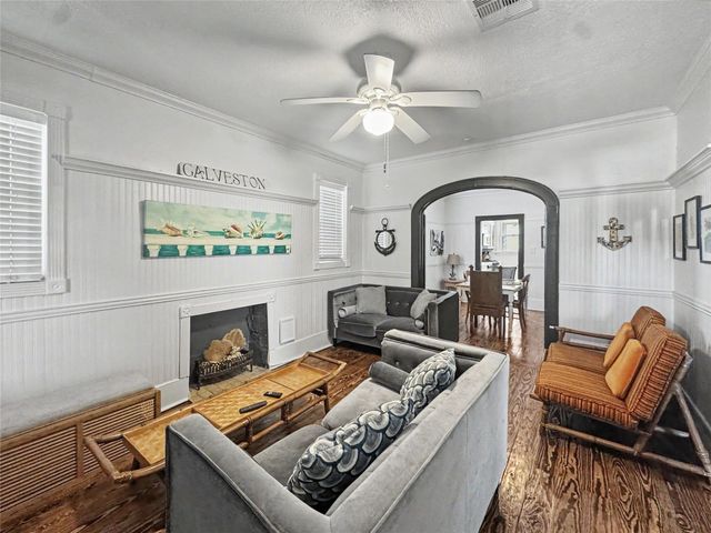 3814 Ursuline Street, Galveston, TX 77550