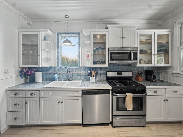 3814 Ursuline Street, Galveston, TX 77550
