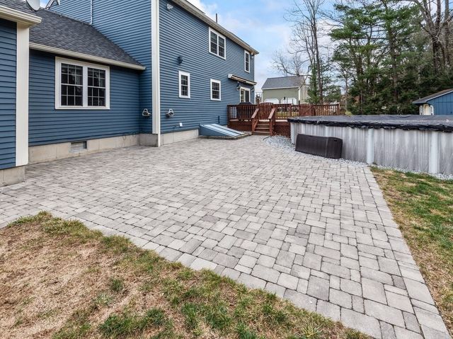 25 Watson Ln, Rutland, MA 01543