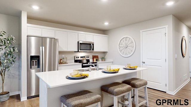 11909 S 114th Avenue, Papillion, NE 68046