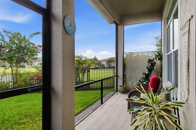 9111 SW Roccia Way, Port St. Lucie, FL 34987