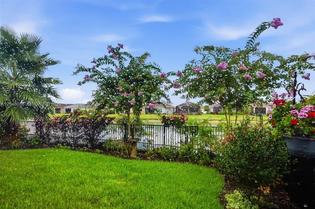 9111 SW Roccia Way, Port St. Lucie, FL 34987