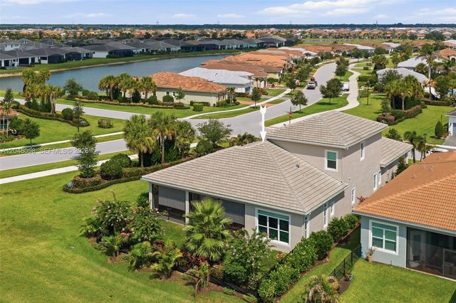 9111 SW Roccia Way, Port St. Lucie, FL 34987