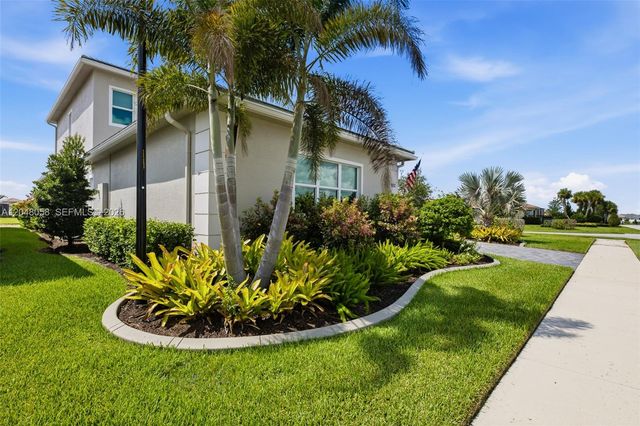 9111 SW Roccia Way, Port St. Lucie, FL 34987
