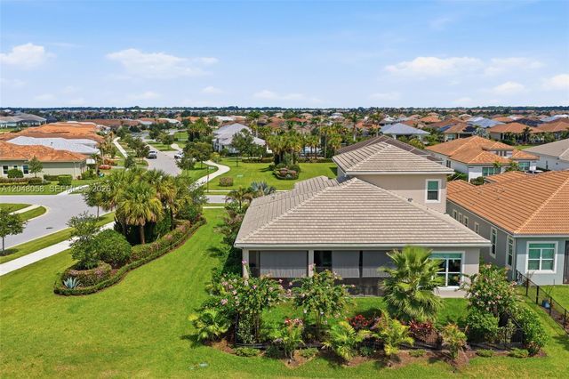 9111 SW Roccia Way, Port St. Lucie, FL 34987