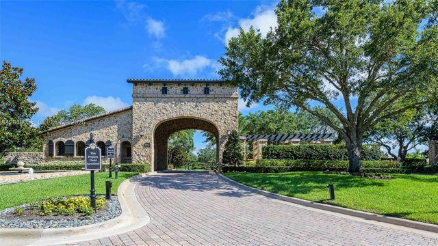 9111 SW Roccia Way, Port St. Lucie, FL 34987