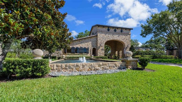 9111 SW Roccia Way, Port St. Lucie, FL 34987