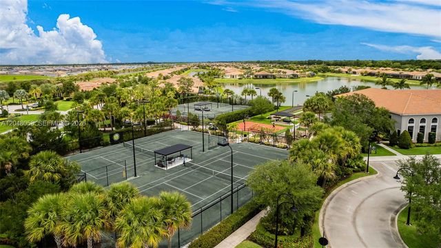 9111 SW Roccia Way, Port St. Lucie, FL 34987
