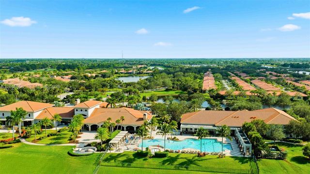 9111 SW Roccia Way, Port St. Lucie, FL 34987