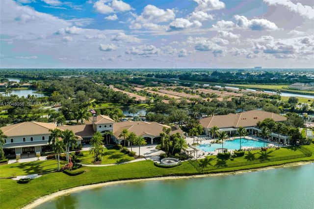 9111 SW Roccia Way, Port St. Lucie, FL 34987