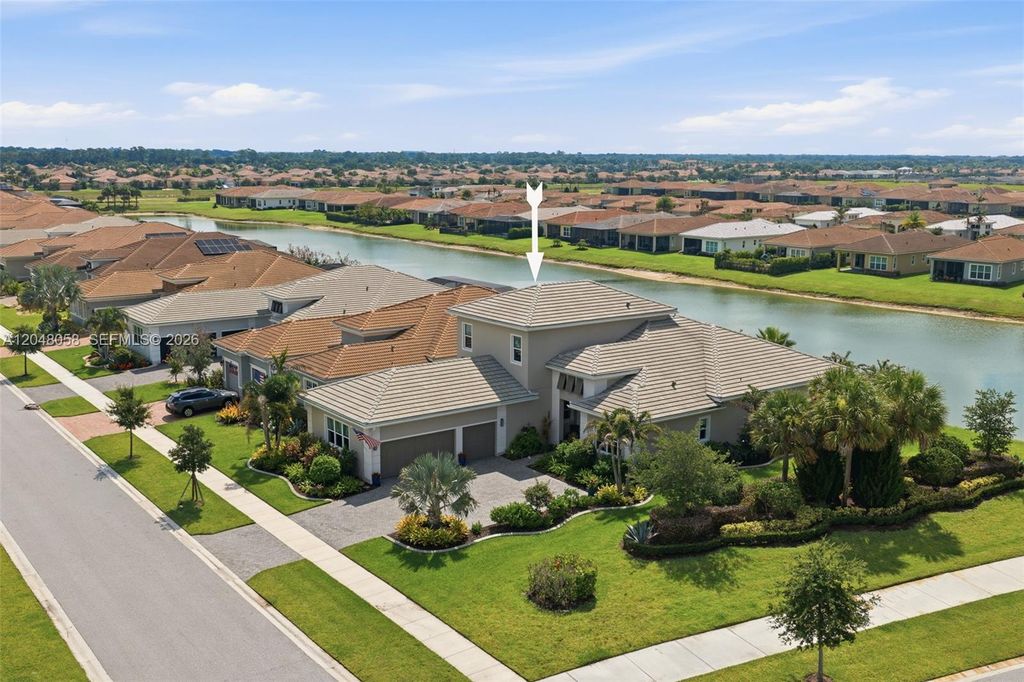 9111 SW Roccia Way, Port St. Lucie, FL 34987