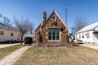 7414 5th AVENUE, Kenosha, WI 53143