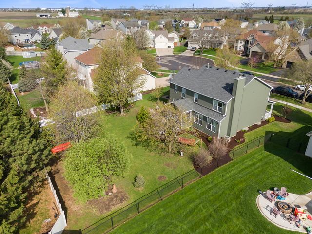 972 Canyon Trail Court, Yorkville, IL 60560