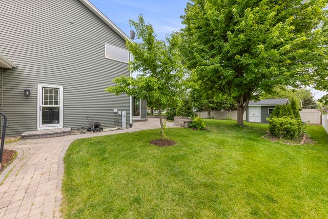 972 Canyon Trail Court, Yorkville, IL 60560