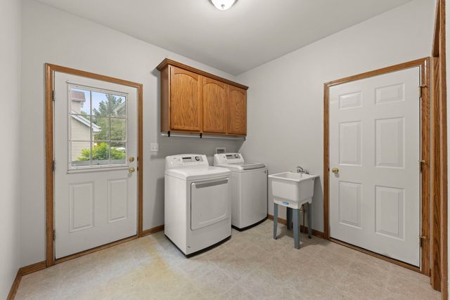 972 Canyon Trail Court, Yorkville, IL 60560