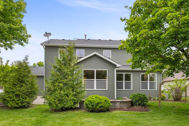 972 Canyon Trail Court, Yorkville, IL 60560