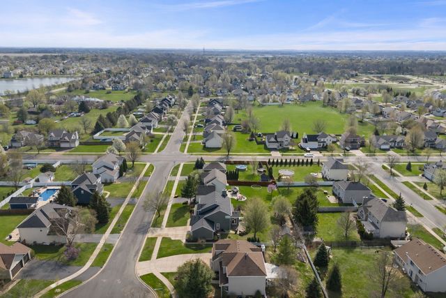 972 Canyon Trail Court, Yorkville, IL 60560