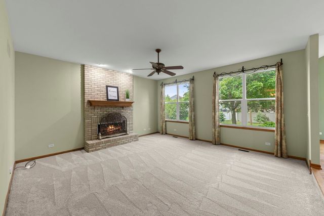 972 Canyon Trail Court, Yorkville, IL 60560