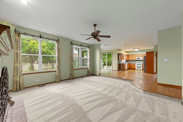 972 Canyon Trail Court, Yorkville, IL 60560