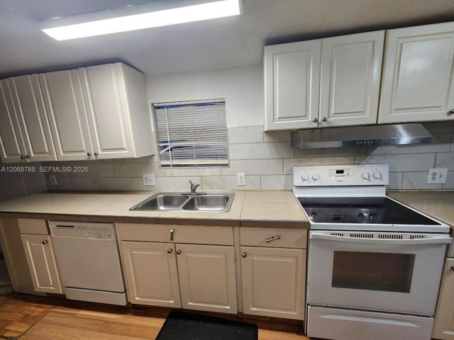 5864 Cartier Road H, West Palm Beach, FL 33417
