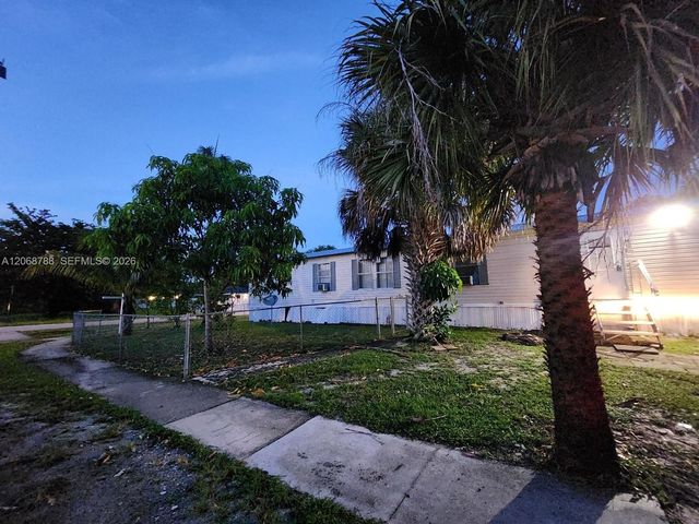 5864 Cartier Road H, West Palm Beach, FL 33417
