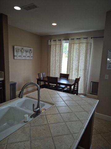 2275 Casa Dulce Way, Plumas Lake, CA 95961