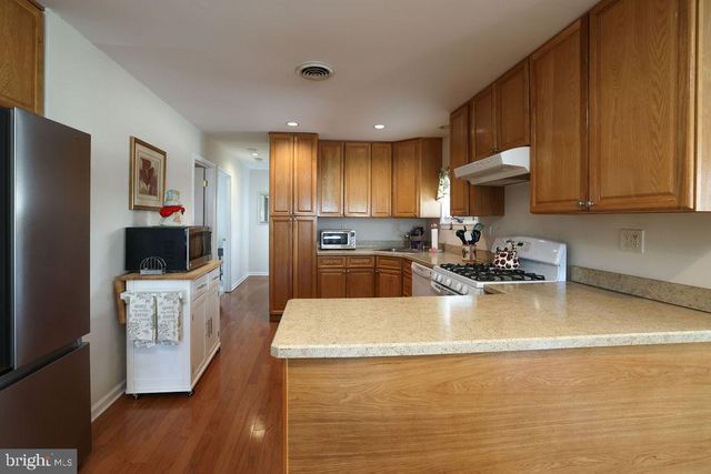 28 W HUDSON DR, Little Egg Harbor Twp, NJ 08087