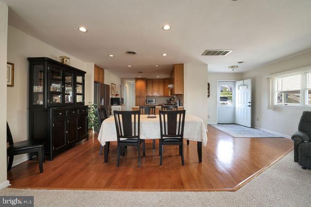 28 W HUDSON DR, Little Egg Harbor Twp, NJ 08087