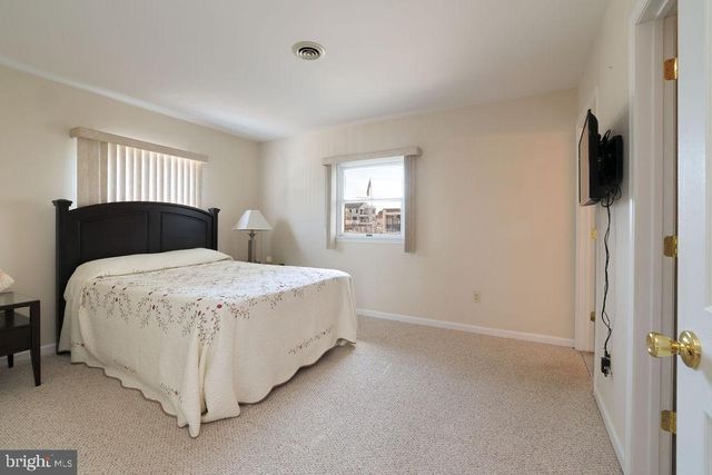 28 W HUDSON DR, Little Egg Harbor Twp, NJ 08087