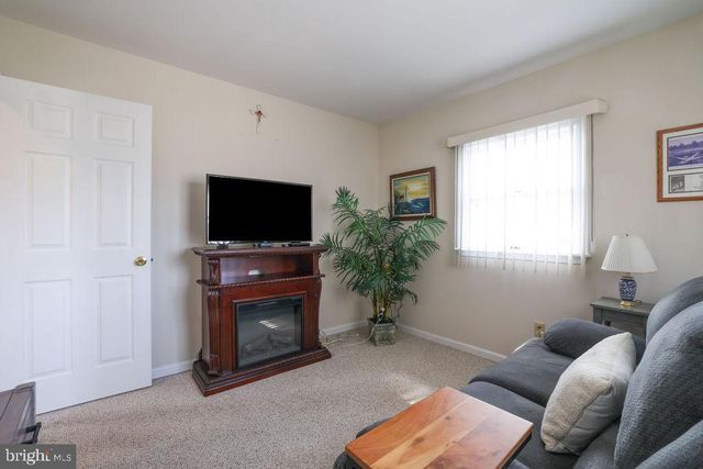 28 W HUDSON DR, Little Egg Harbor Twp, NJ 08087