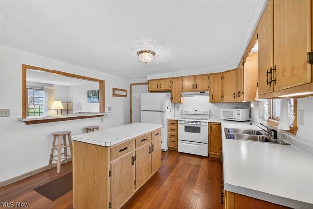 16801 Kinsman Road, Middlefield, OH 44062