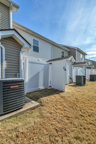 1037 Tradition Trl, Murfreesboro, TN 37130