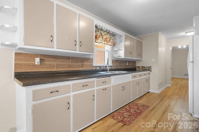 6264 US 221 Highway S, Marion, NC 28752