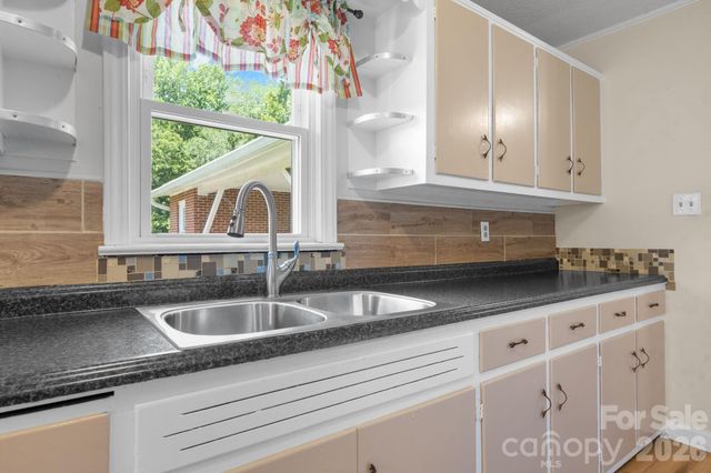 6264 US 221 Highway S, Marion, NC 28752