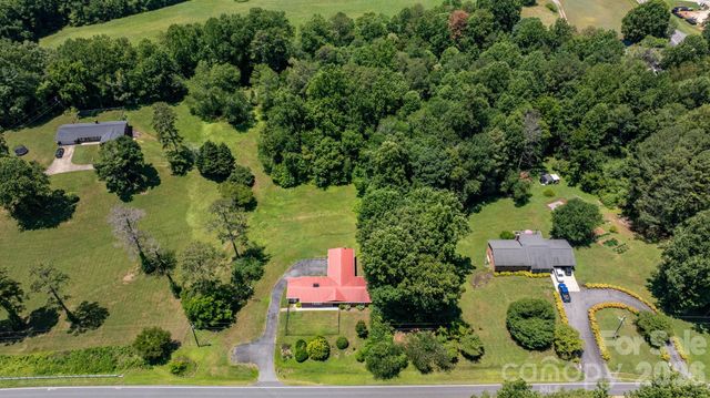 6264 US 221 Highway S, Marion, NC 28752