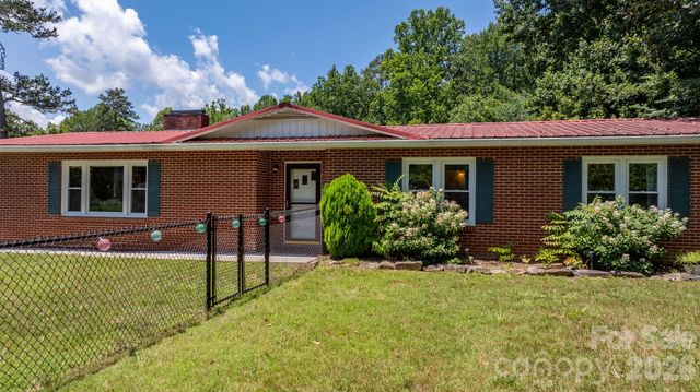 6264 US 221 Highway S, Marion, NC 28752
