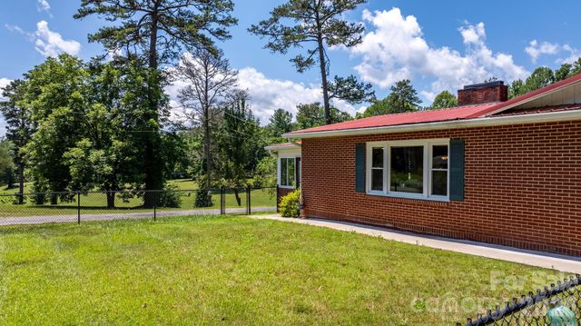 6264 US 221 Highway S, Marion, NC 28752