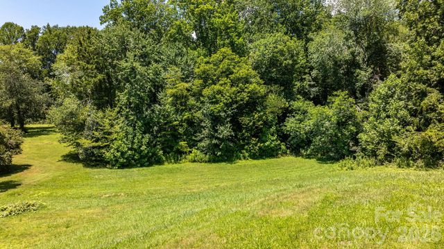 6264 US 221 Highway S, Marion, NC 28752