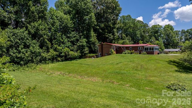 6264 US 221 Highway S, Marion, NC 28752