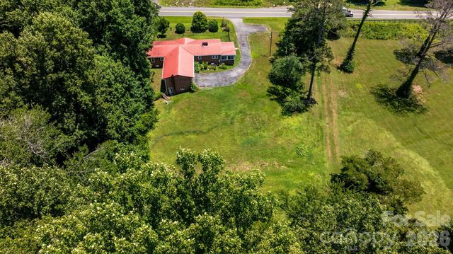6264 US 221 Highway S, Marion, NC 28752
