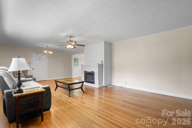 6264 US 221 Highway S, Marion, NC 28752