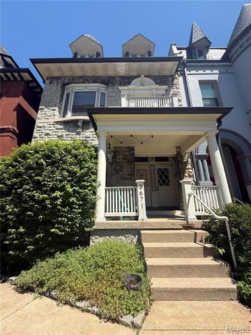 3671 Russell Boulevard, St Louis, MO 63110