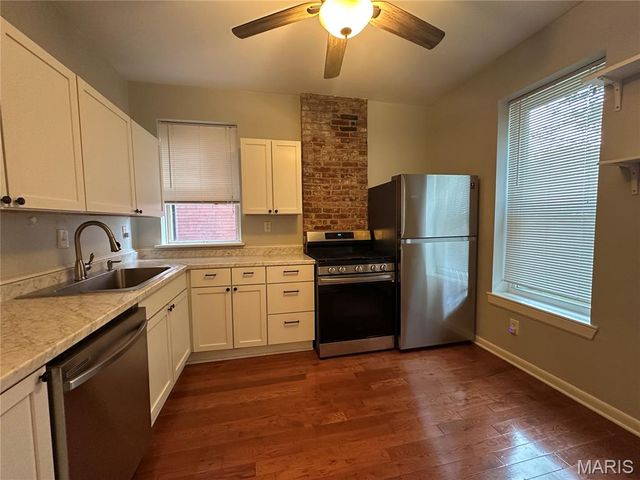 3671 Russell Boulevard, St Louis, MO 63110