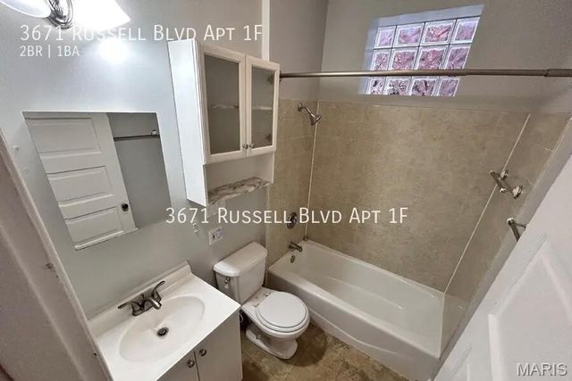 3671 Russell Boulevard, St Louis, MO 63110