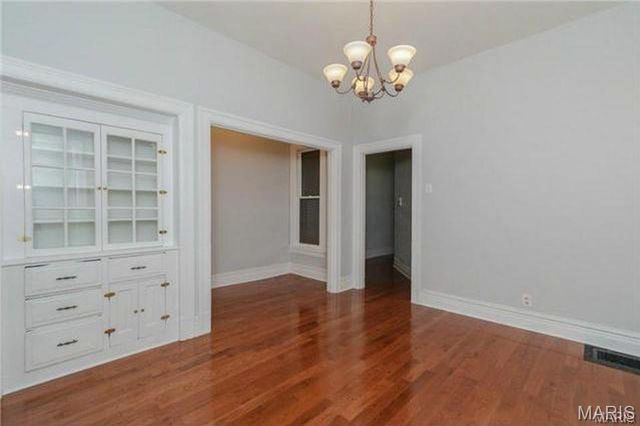 3671 Russell Boulevard, St Louis, MO 63110