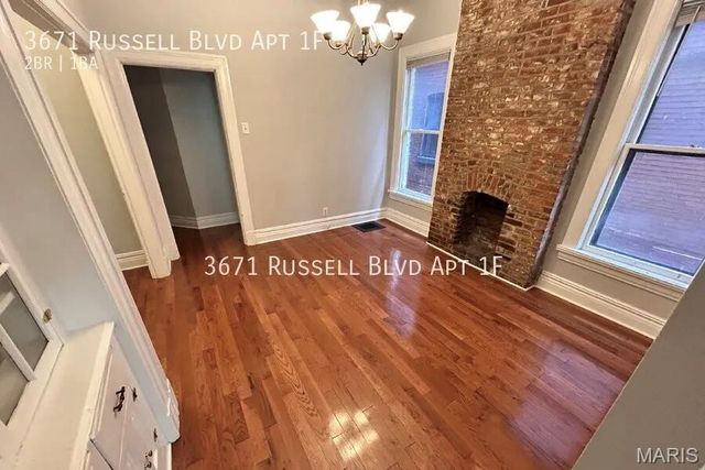 3671 Russell Boulevard, St Louis, MO 63110