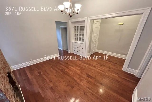 3671 Russell Boulevard, St Louis, MO 63110
