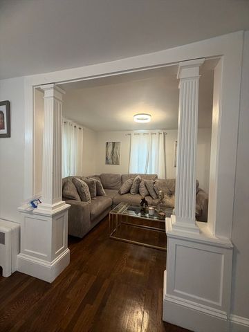 70 Robinson St, Lynn, MA 01905
