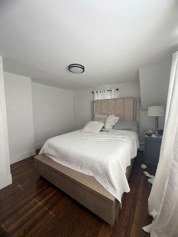 70 Robinson St, Lynn, MA 01905