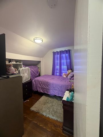 70 Robinson St, Lynn, MA 01905